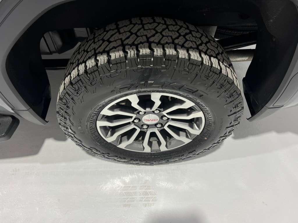 GMC Sierra 1500 AT4 Crew Cab Long Box 4WD 2019