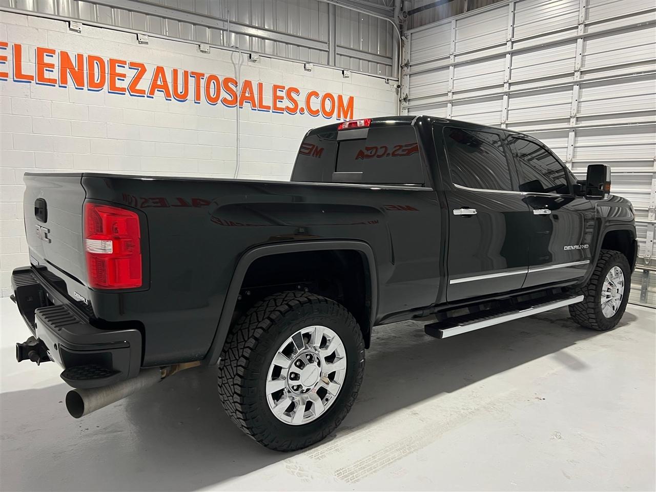 GMC Sierra 2500HD Denali Crew Cab 4WD 2018
