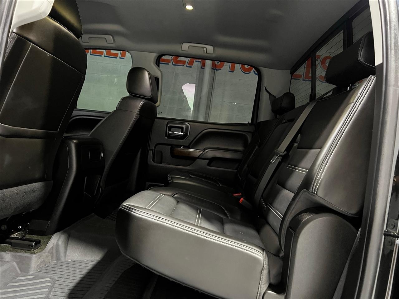 GMC Sierra 2500HD Denali Crew Cab 4WD 2018