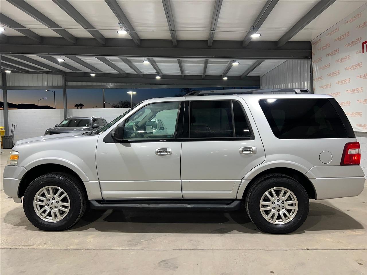 Ford Expedition XLT 4WD 2013
