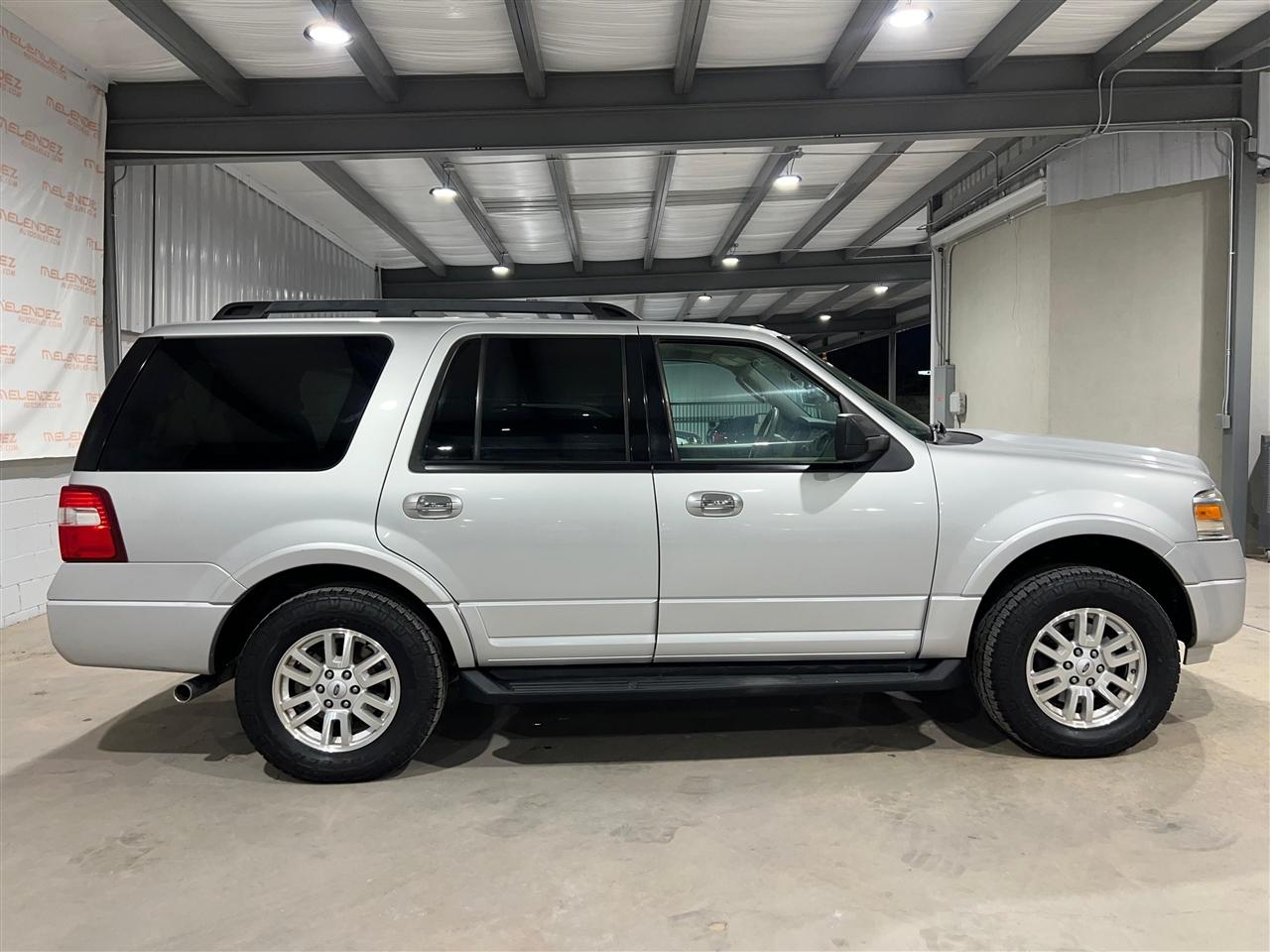 Ford Expedition XLT 4WD 2013