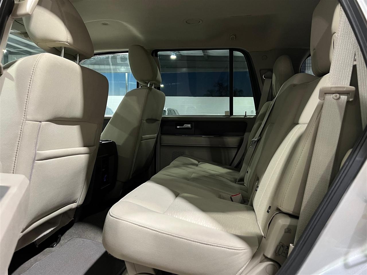 Ford Expedition XLT 4WD 2013