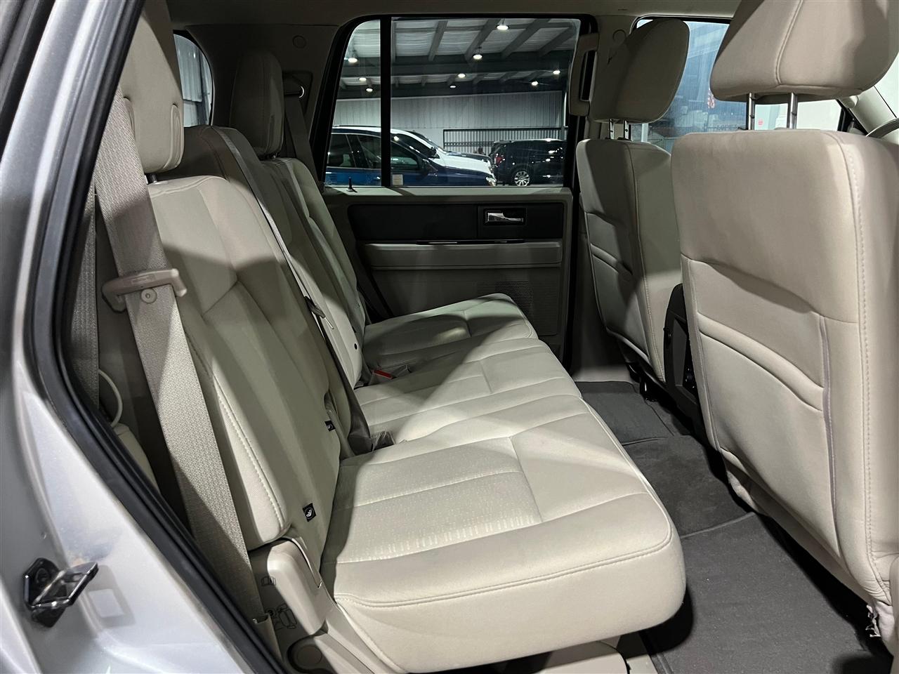 Ford Expedition XLT 4WD 2013