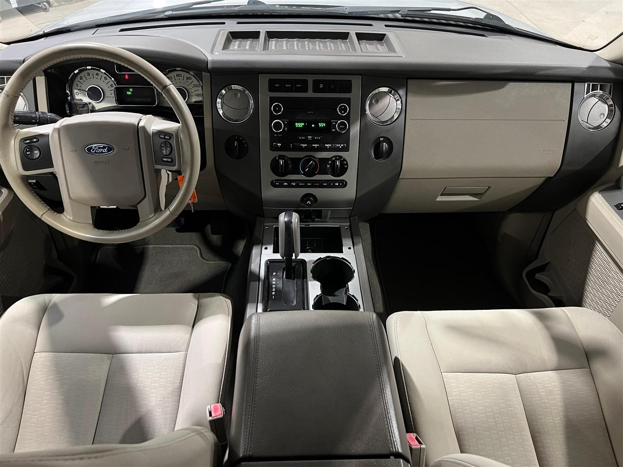 Ford Expedition XLT 4WD 2013