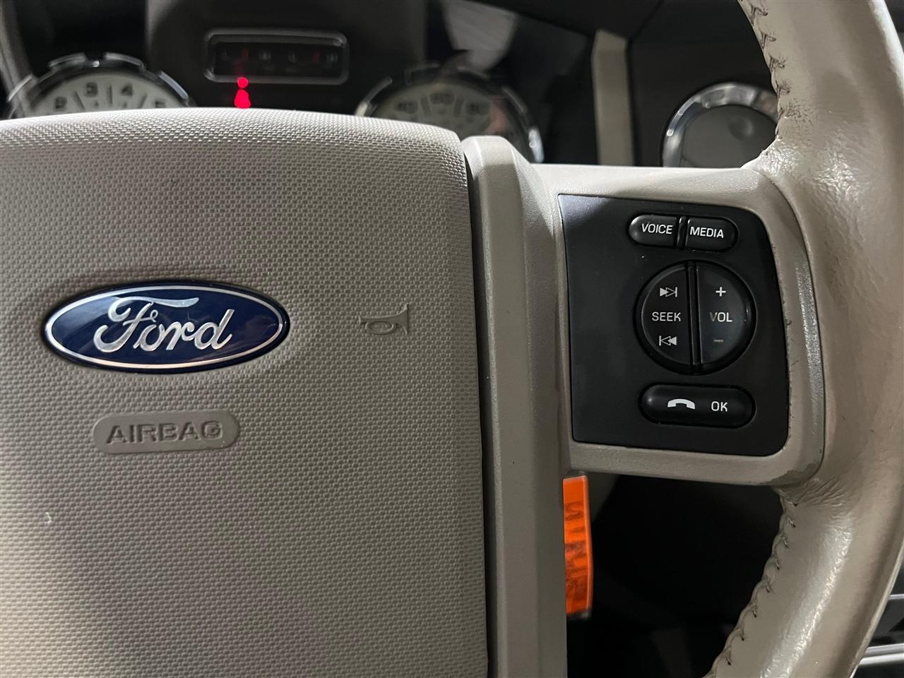 Ford Expedition XLT 4WD 2013