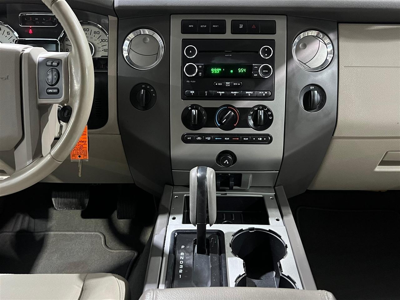 Ford Expedition XLT 4WD 2013