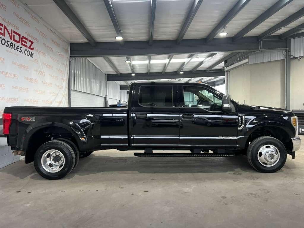 Ford F-350 SD XLT Crew Cab Long Bed DRW 4WD 2019