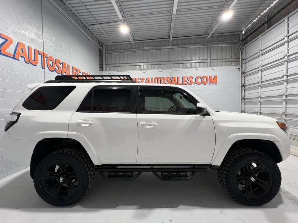 Toyota 4Runner SR5 4WD 2016