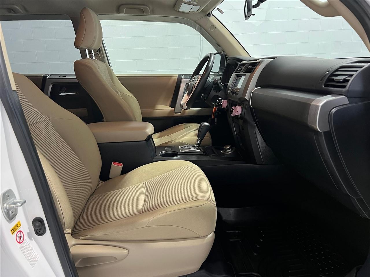 Toyota 4Runner SR5 4WD 2016