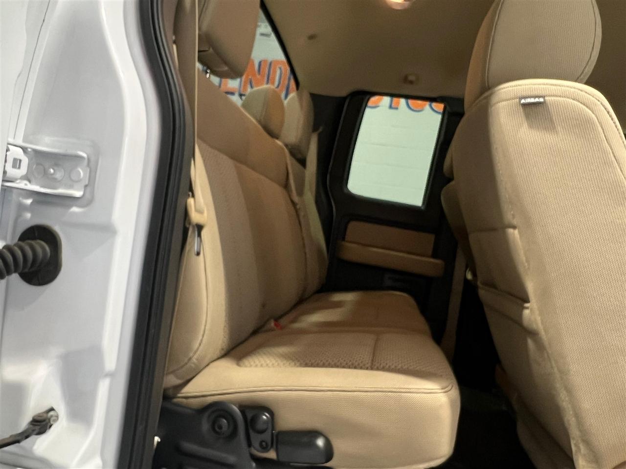 Ford F-150 XLT SuperCab 8-ft. Bed 2WD 2014