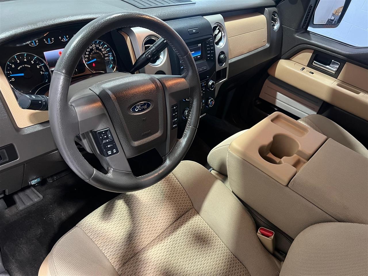 Ford F-150 XLT SuperCab 8-ft. Bed 2WD 2014