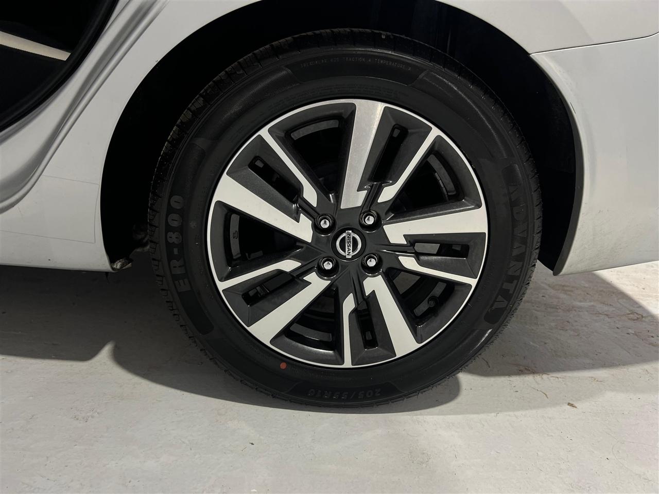 Nissan Versa SV 2021