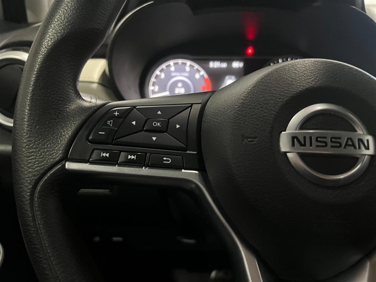 Nissan Versa SV 2021