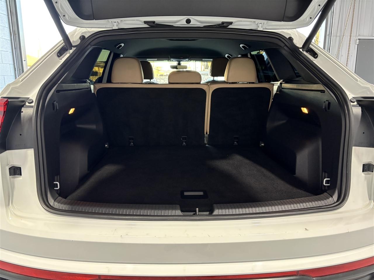 Volkswagen Atlas Cross Sport V6 SE w/Technology 2020