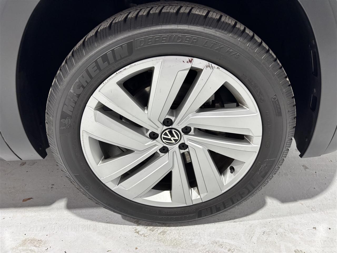 Volkswagen Atlas Cross Sport V6 SE w/Technology 2020