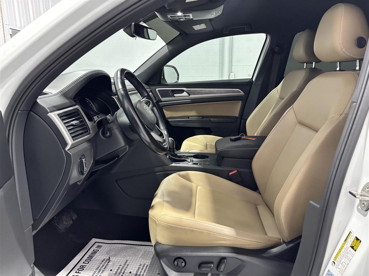 Volkswagen Atlas Cross Sport V6 SE w/Technology 2020