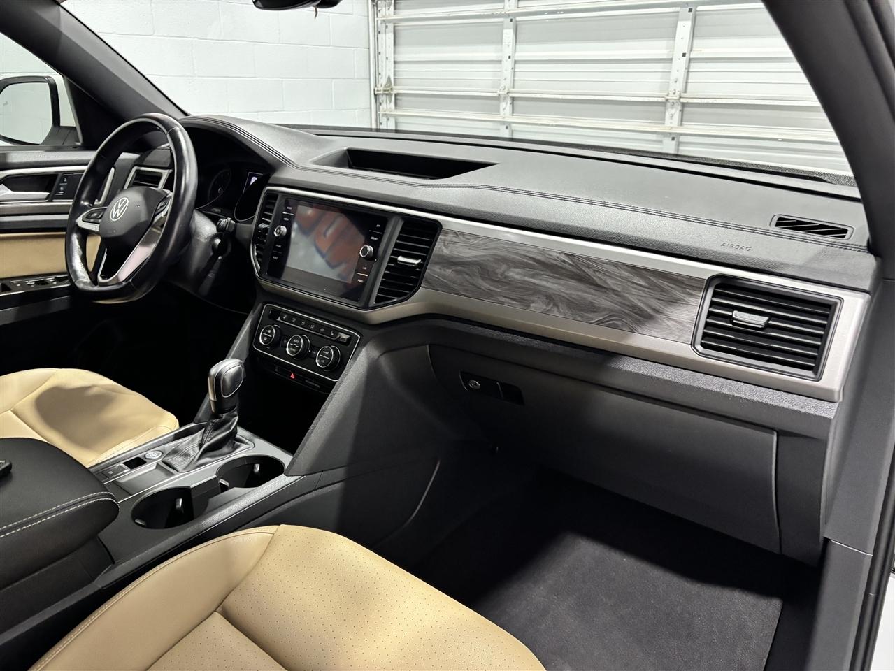 Volkswagen Atlas Cross Sport V6 SE w/Technology 2020