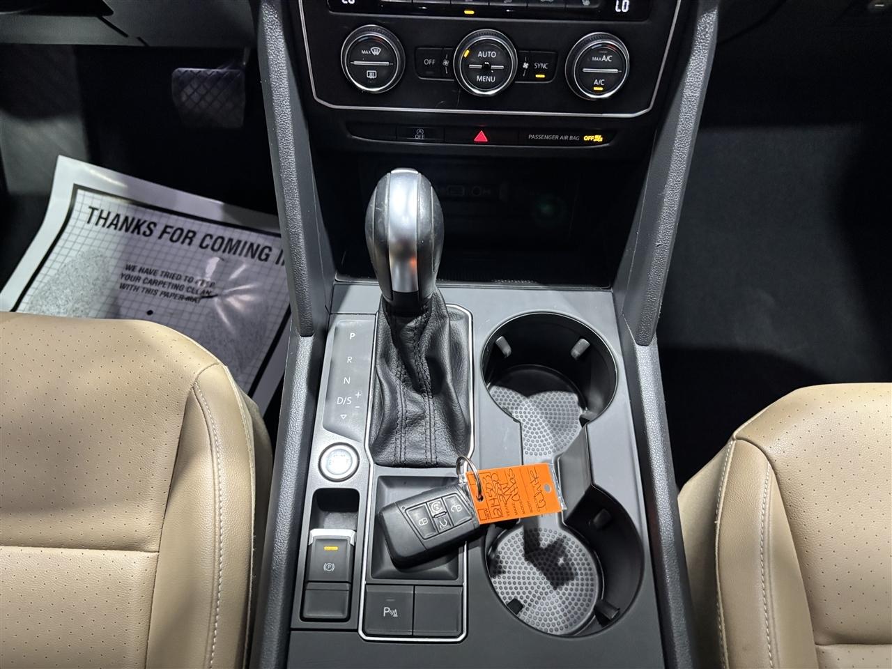 Volkswagen Atlas Cross Sport V6 SE w/Technology 2020