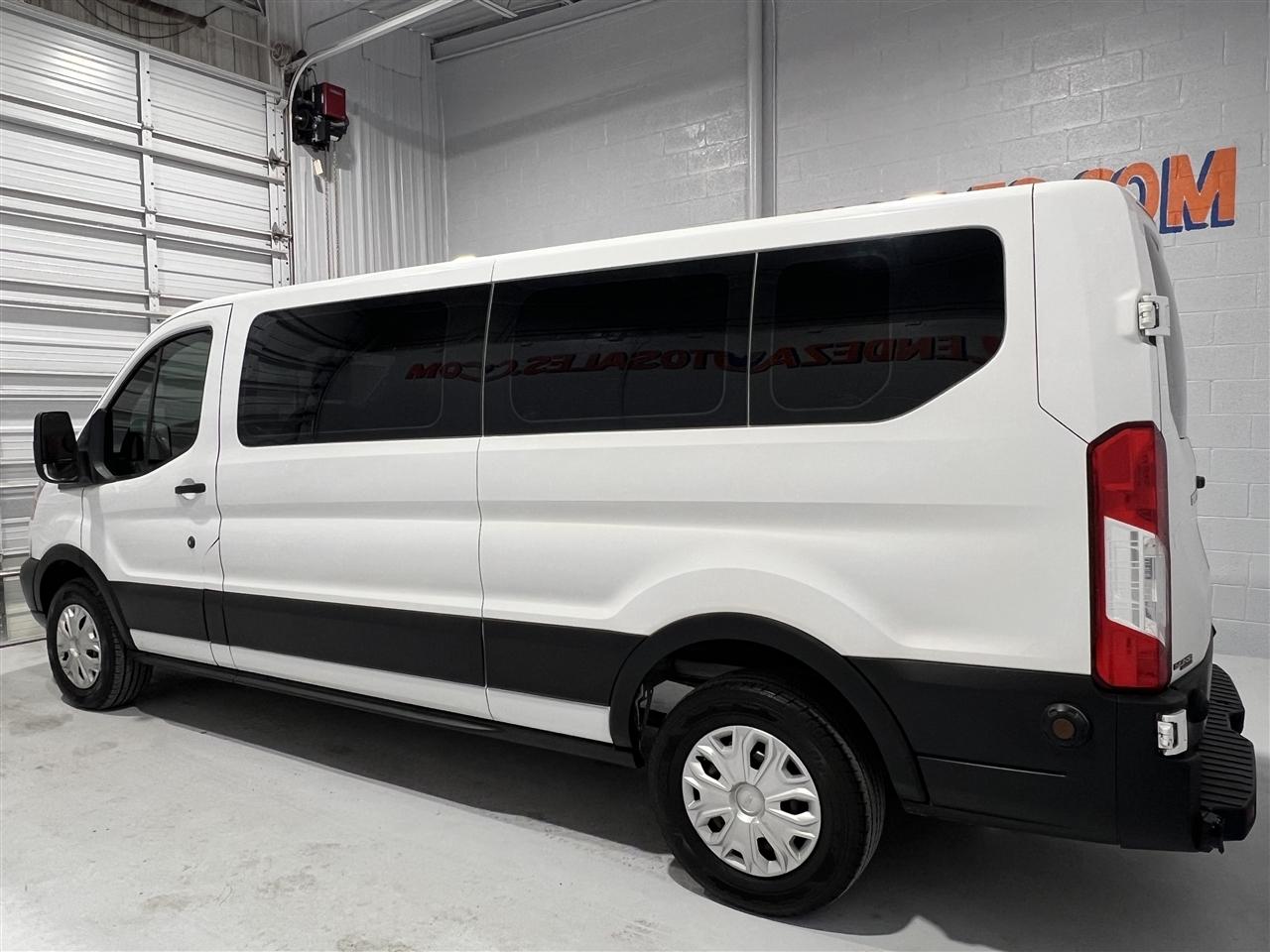 Ford Transit 350 Wagon Low Roof XLT w/Sliding Pass. 148-in. WB 2019