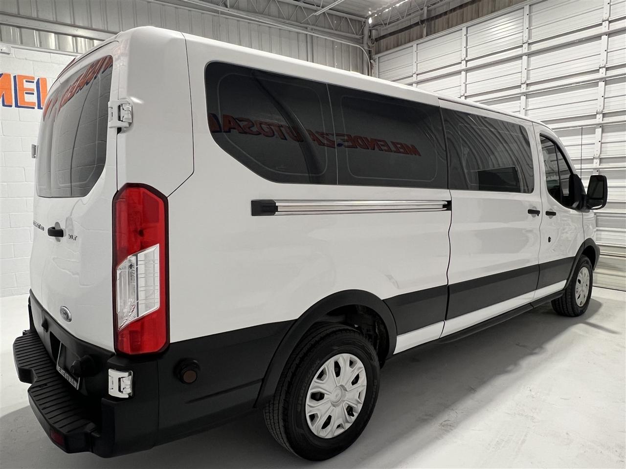 Ford Transit 350 Wagon Low Roof XLT w/Sliding Pass. 148-in. WB 2019