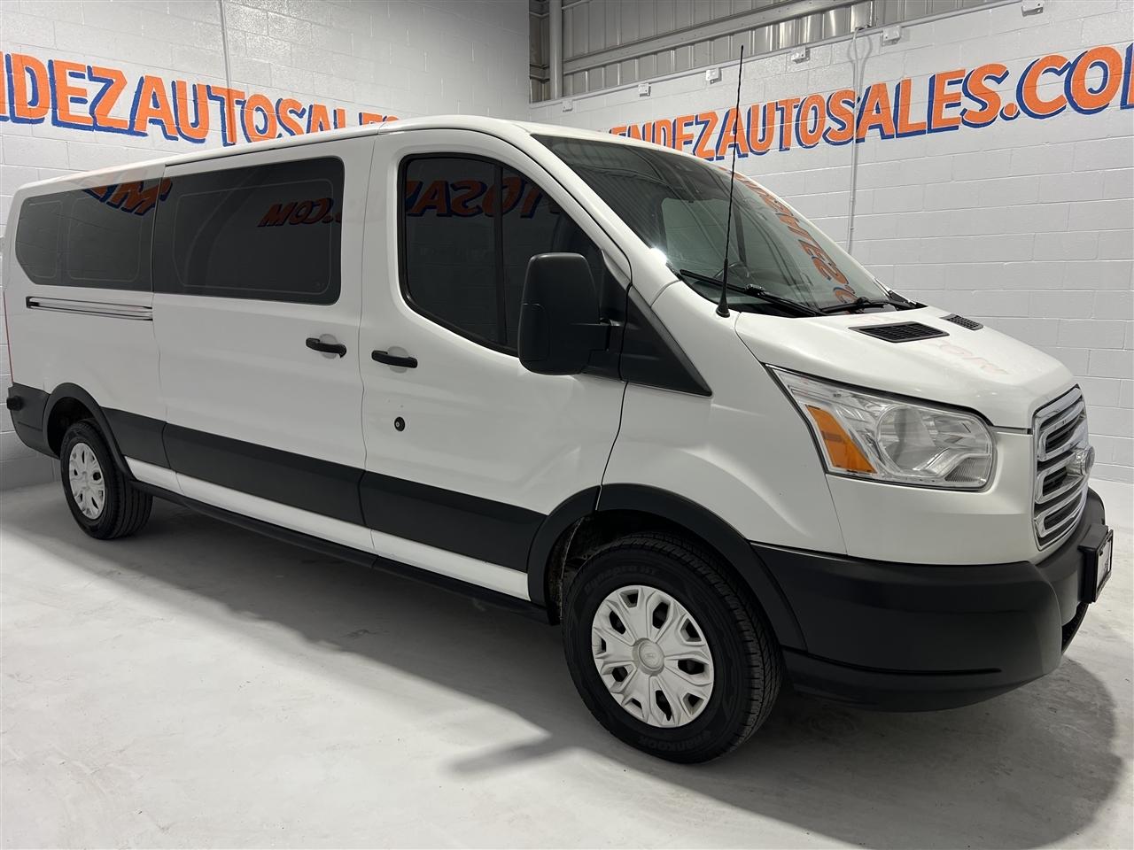 Ford Transit 350 Wagon Low Roof XLT w/Sliding Pass. 148-in. WB 2019