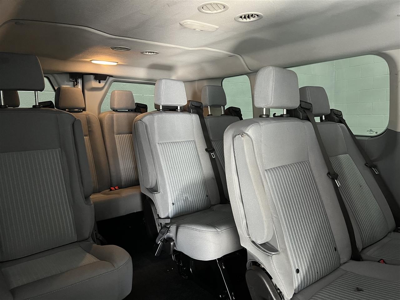 Ford Transit 350 Wagon Low Roof XLT w/Sliding Pass. 148-in. WB 2019