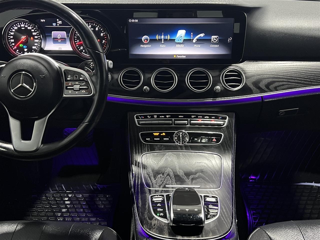 Mercedes-Benz E-Class E300 Luxury 4MATIC Sedan 2019