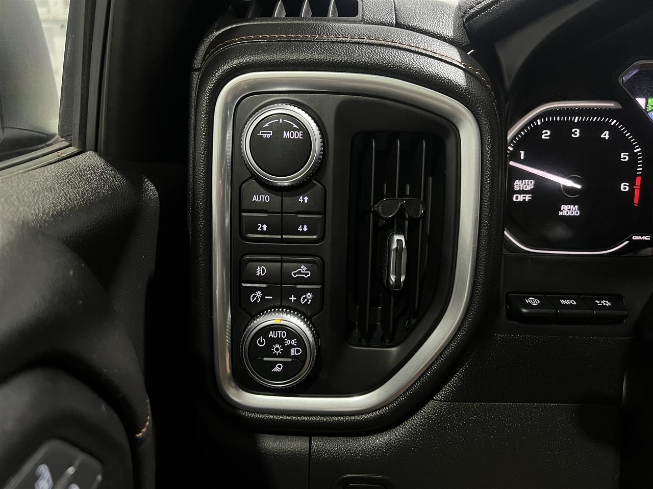 GMC Sierra 1500 AT4 Crew Cab Long Box 4WD 2020