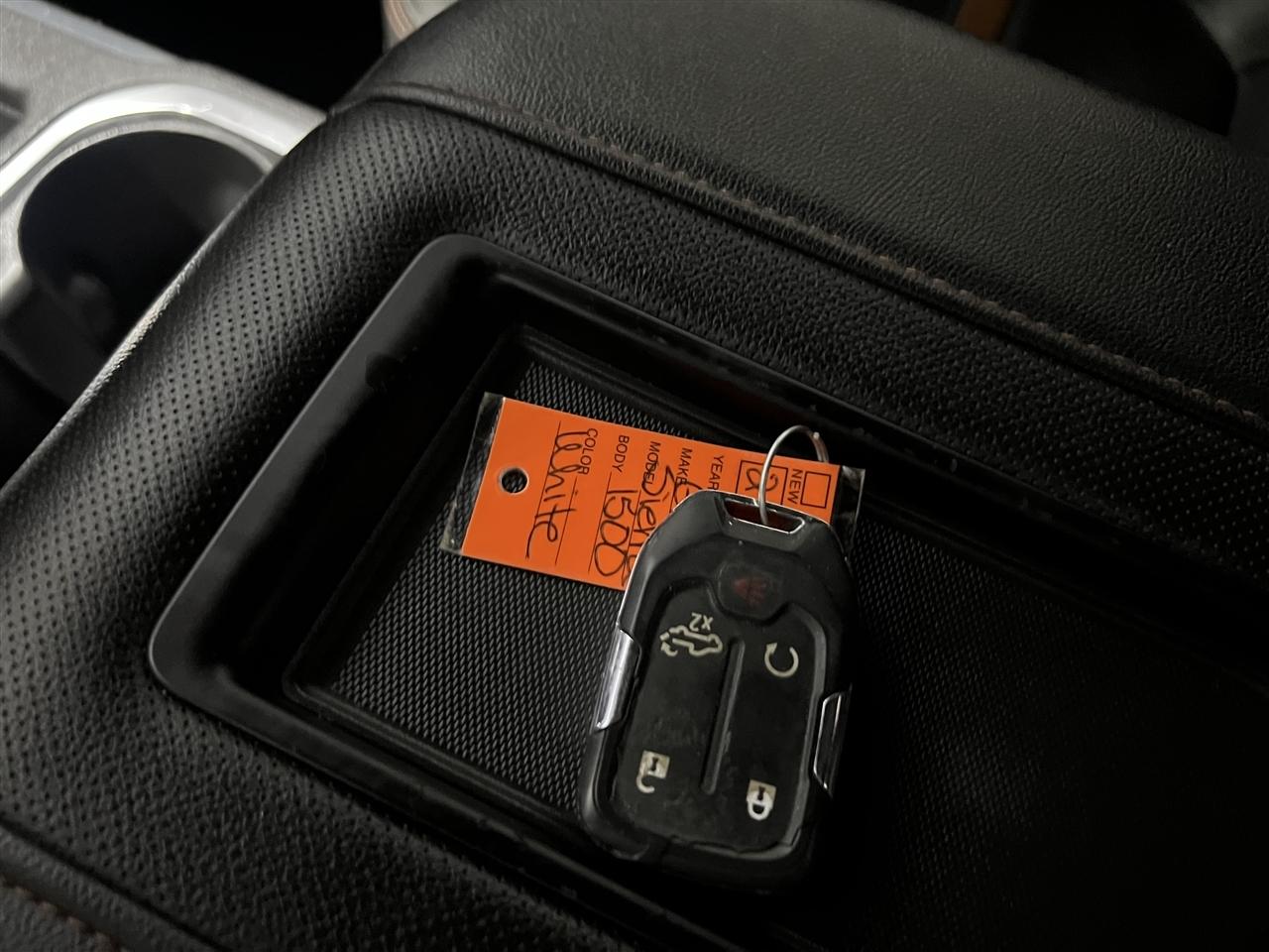 GMC Sierra 1500 AT4 Crew Cab Long Box 4WD 2020