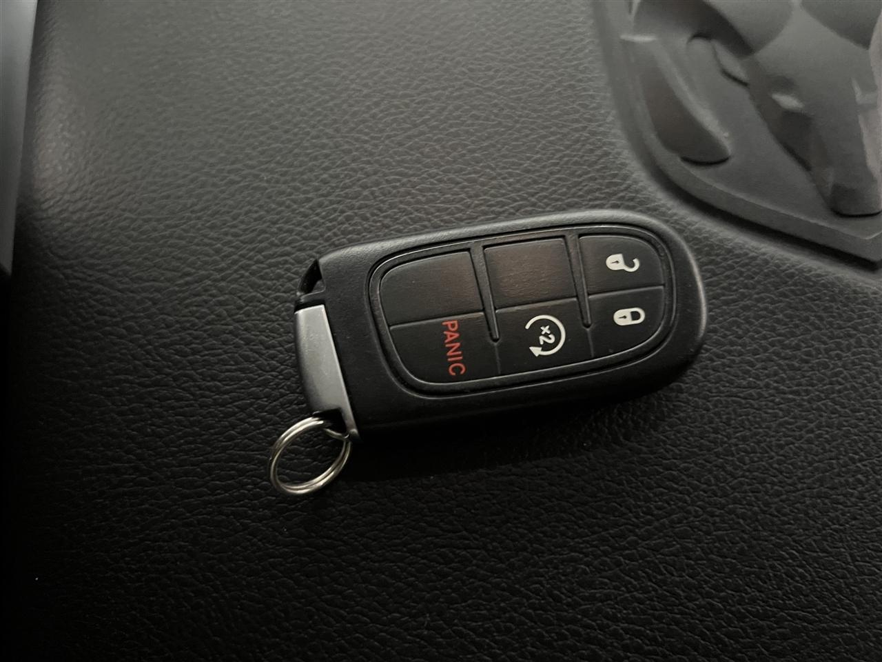 RAM 2500 Laramie Crew Cab SWB 4WD 2017