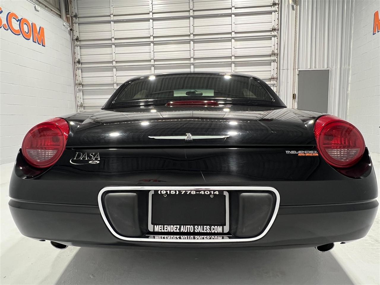 Ford Thunderbird Deluxe 2003