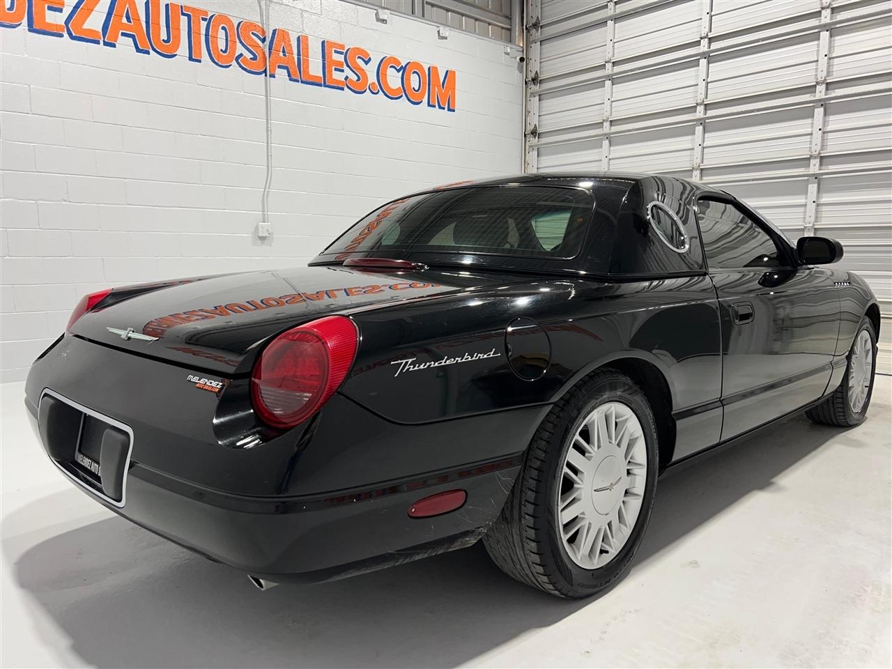 Ford Thunderbird Deluxe 2003