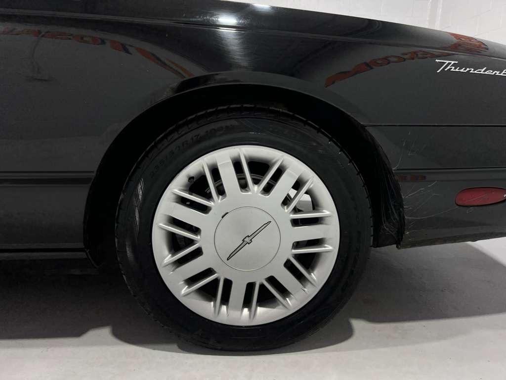 Ford Thunderbird Deluxe 2003