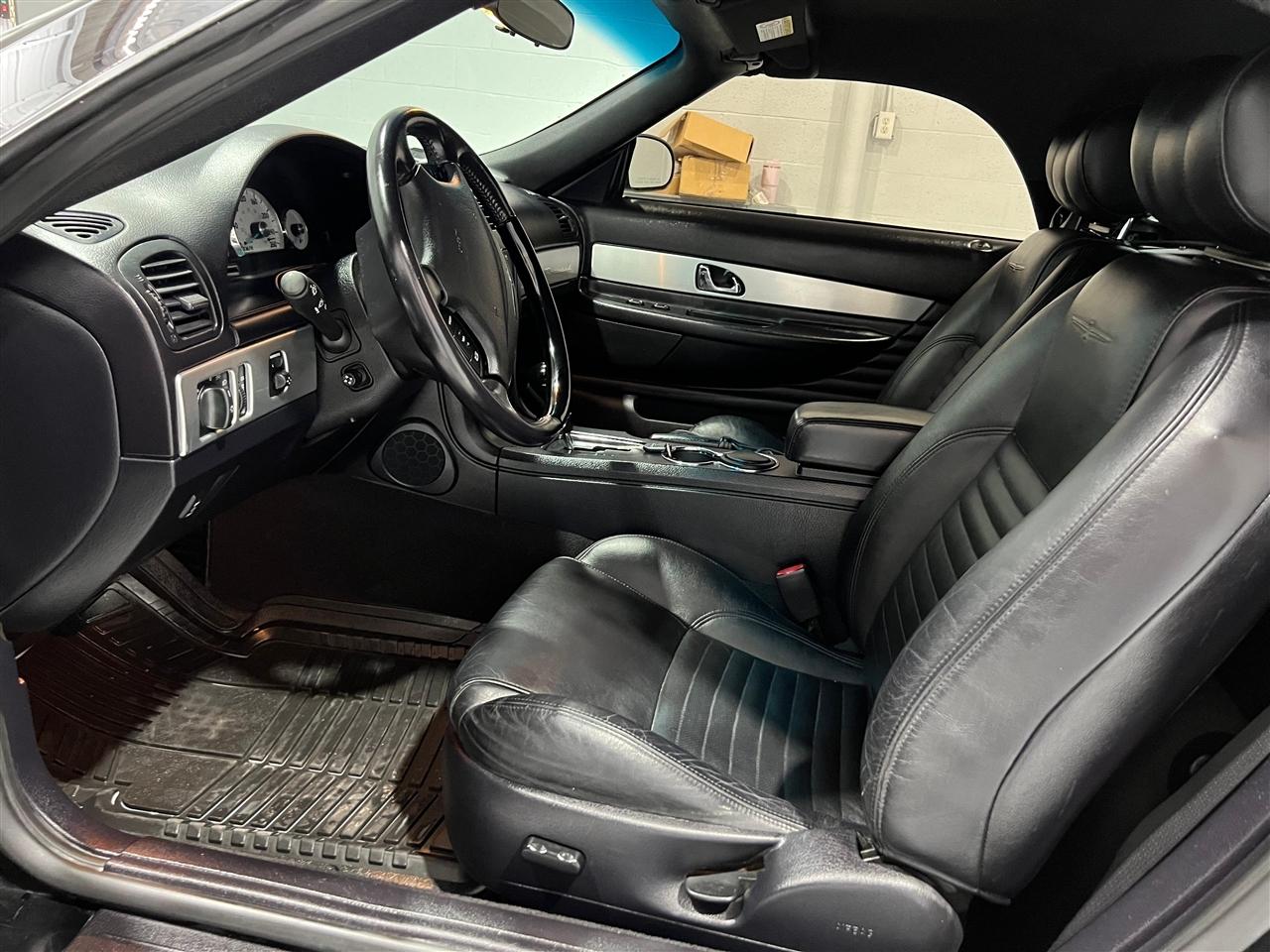 Ford Thunderbird Deluxe 2003