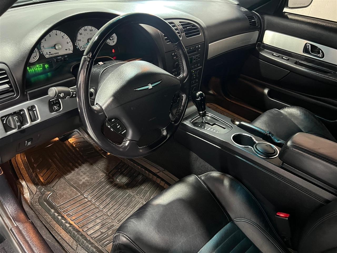 Ford Thunderbird Deluxe 2003