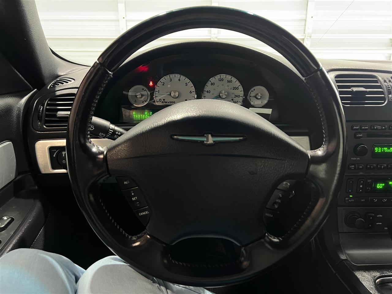 Ford Thunderbird Deluxe 2003