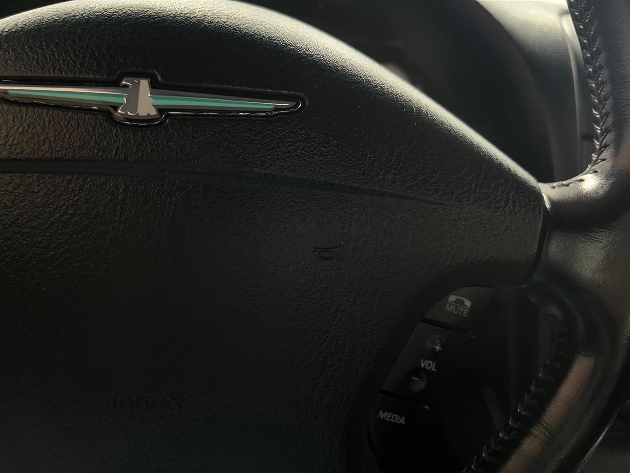 Ford Thunderbird Deluxe 2003