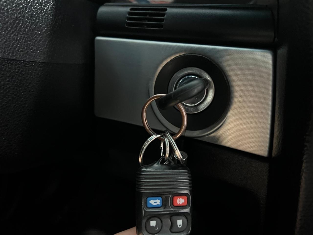 Ford Thunderbird Deluxe 2003