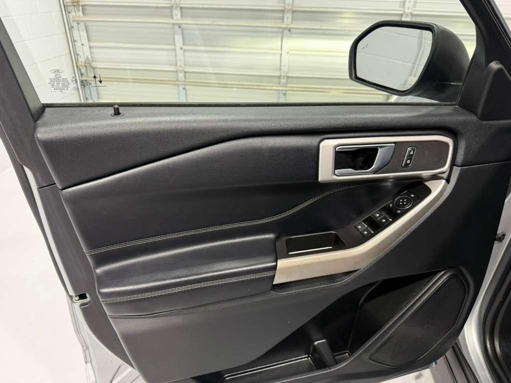 Ford Explorer XLT 2022