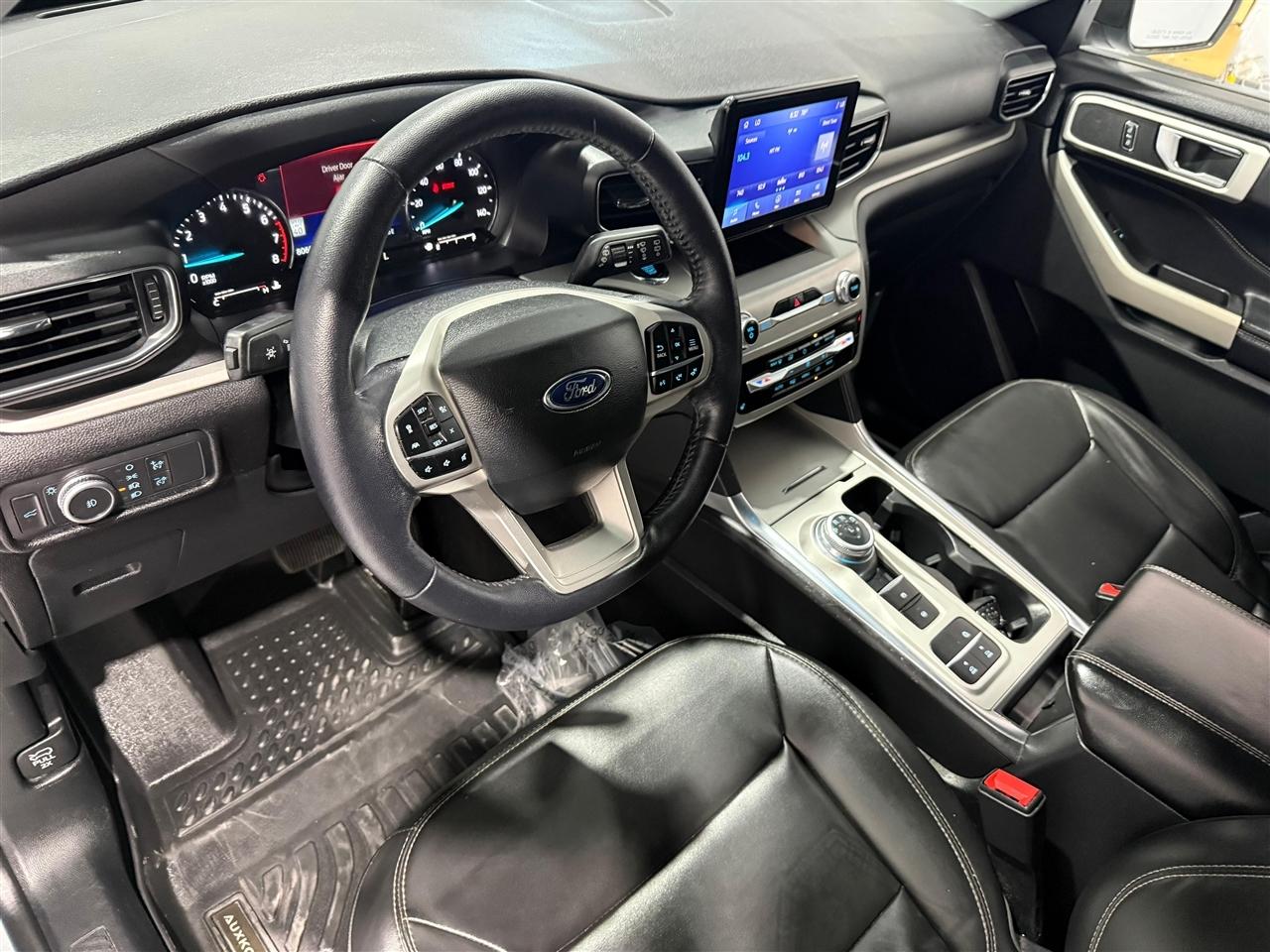 Ford Explorer XLT 2022