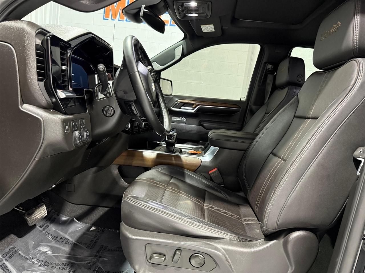 Chevrolet Silverado 1500 High Country Crew Cab 4WD 2023