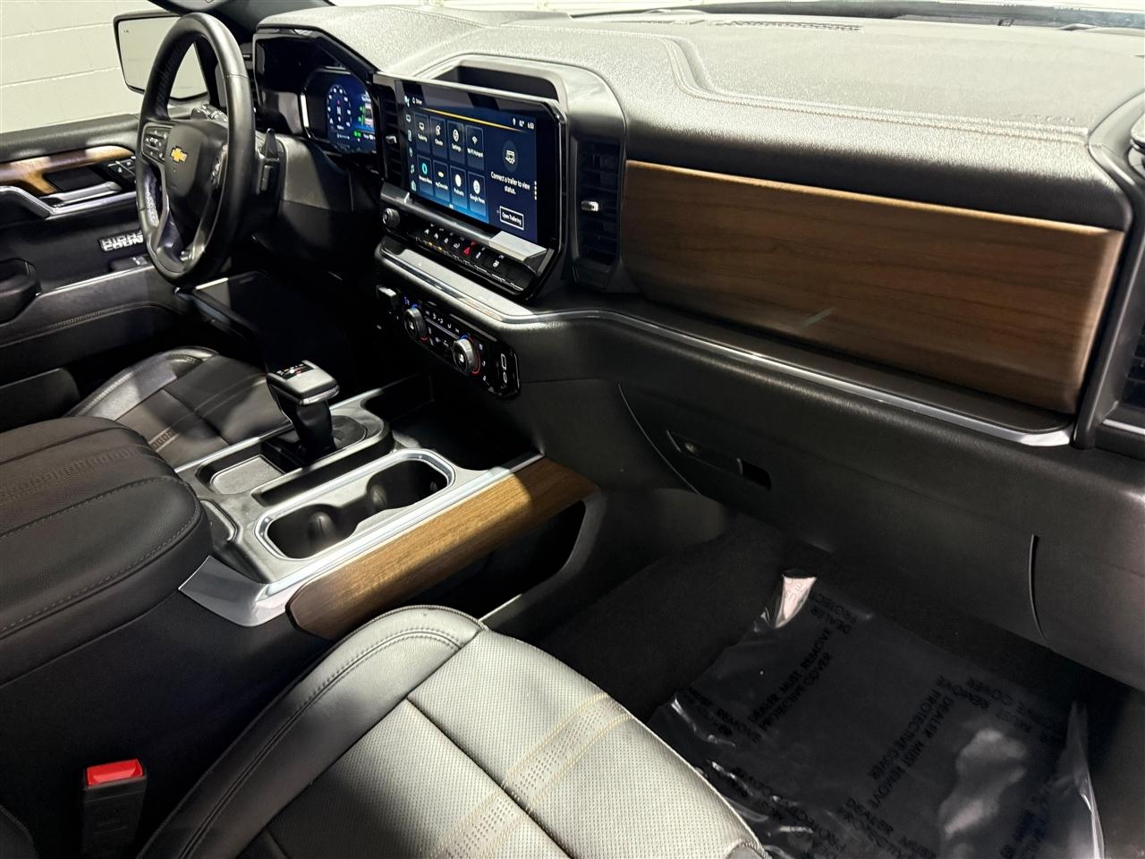 Chevrolet Silverado 1500 High Country Crew Cab 4WD 2023