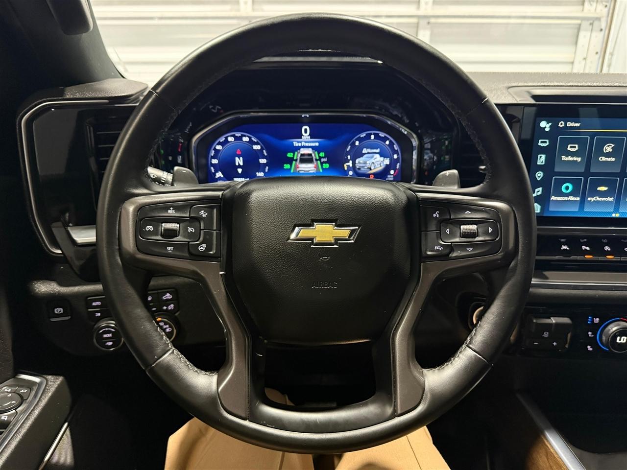 Chevrolet Silverado 1500 High Country Crew Cab 4WD 2023