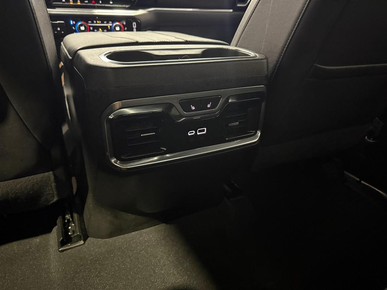 Chevrolet Silverado 1500 High Country Crew Cab 4WD 2023