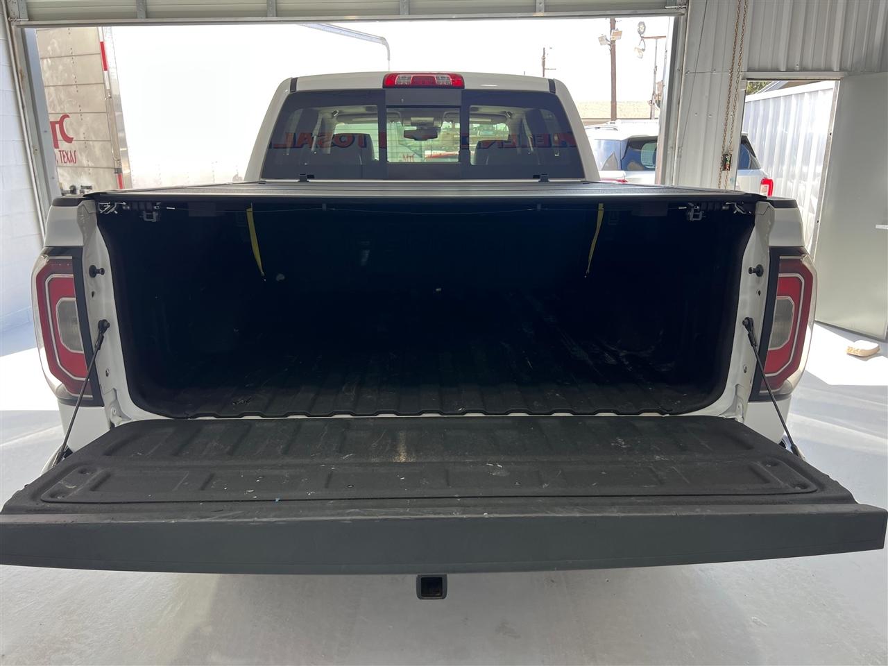 GMC Sierra 1500 Denali Crew Cab Long Box 4WD 2017