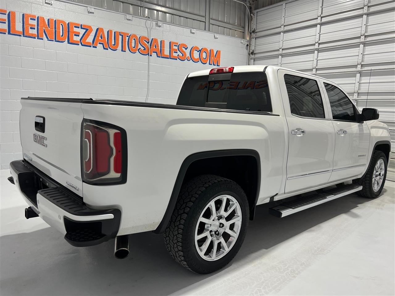 GMC Sierra 1500 Denali Crew Cab Long Box 4WD 2017