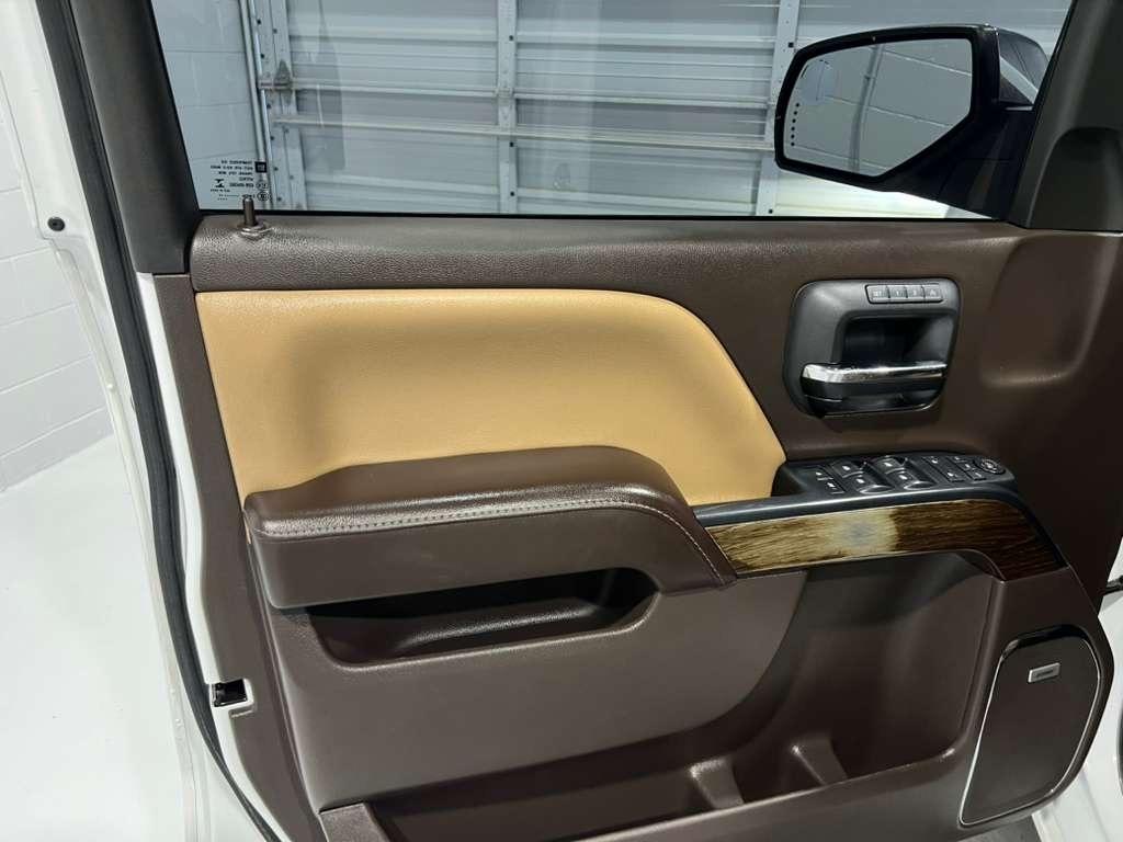 GMC Sierra 1500 Denali Crew Cab Long Box 4WD 2017