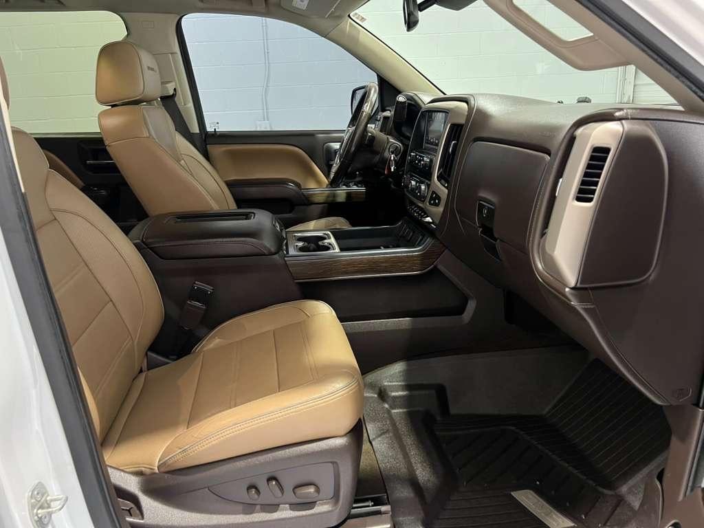 GMC Sierra 1500 Denali Crew Cab Long Box 4WD 2017