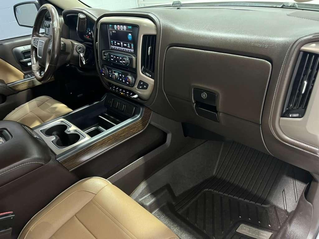 GMC Sierra 1500 Denali Crew Cab Long Box 4WD 2017