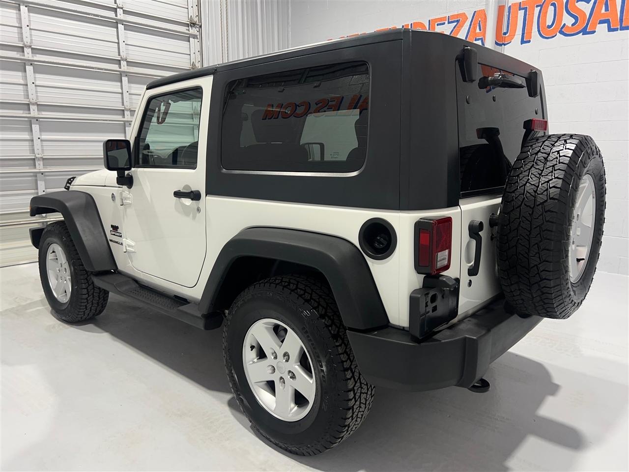 Jeep Wrangler Sport 4WD 2010